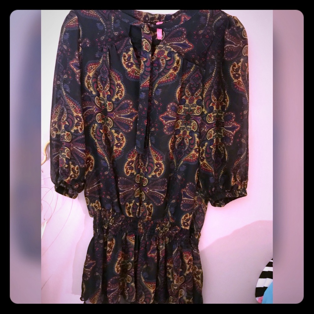 EUC Paisley Silky Top